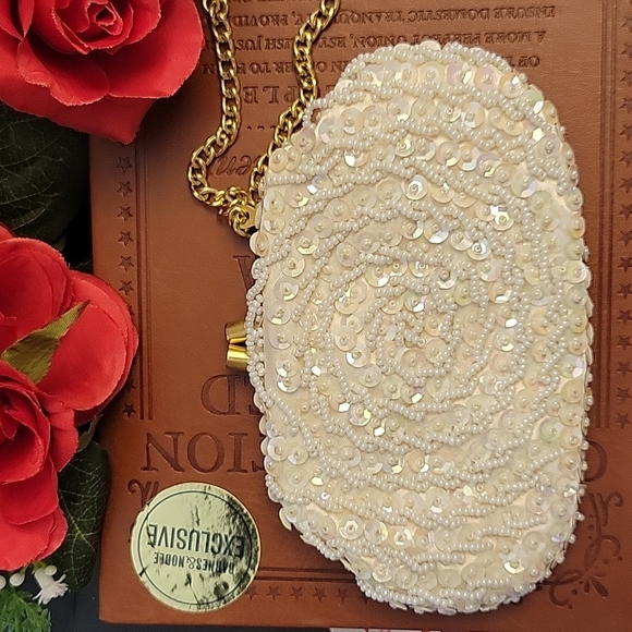 BEADED Sequined Coin Purse With Chain - Picture 5 of 13